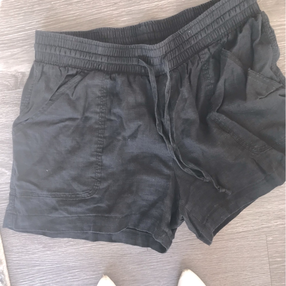 Allen Allen linen black shorts small medium. Used good condition.